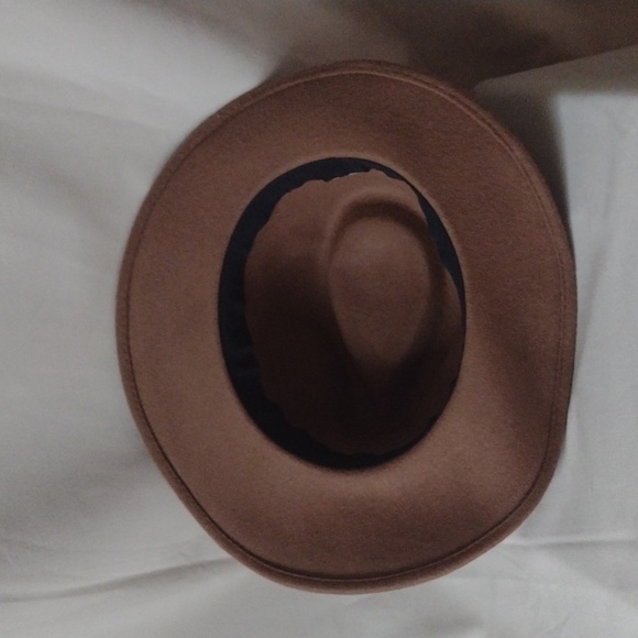 Felt hat - Picture 3 of 3